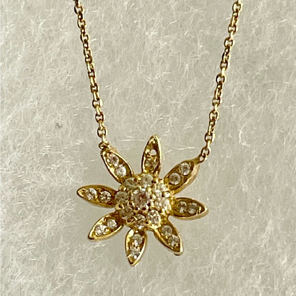 Solid 18k 18kt yellow gold diamond sunburst flower pendant necklace - Picture 8 of 9
